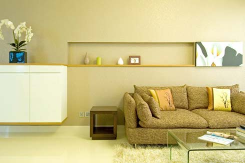 http://teenyblessings.files.wordpress.com/2009/10/small-apartment-living-room-design-3.jpg